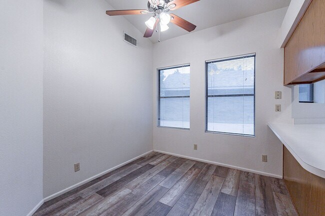 Building Photo - Charming 4-bedroom, 2-bathroom in Gilbert