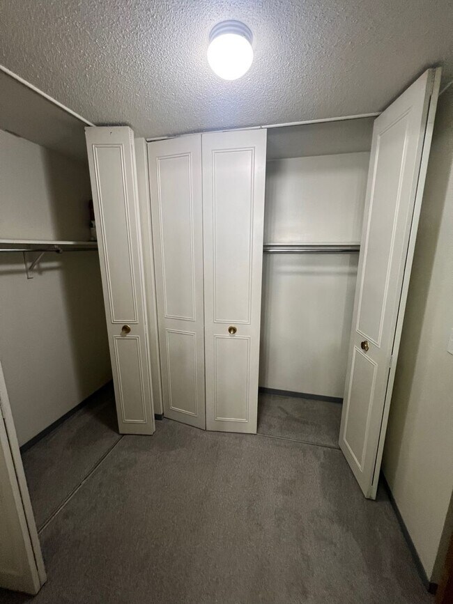 Building Photo - Fantastic Studio in The Metropolitan Condos