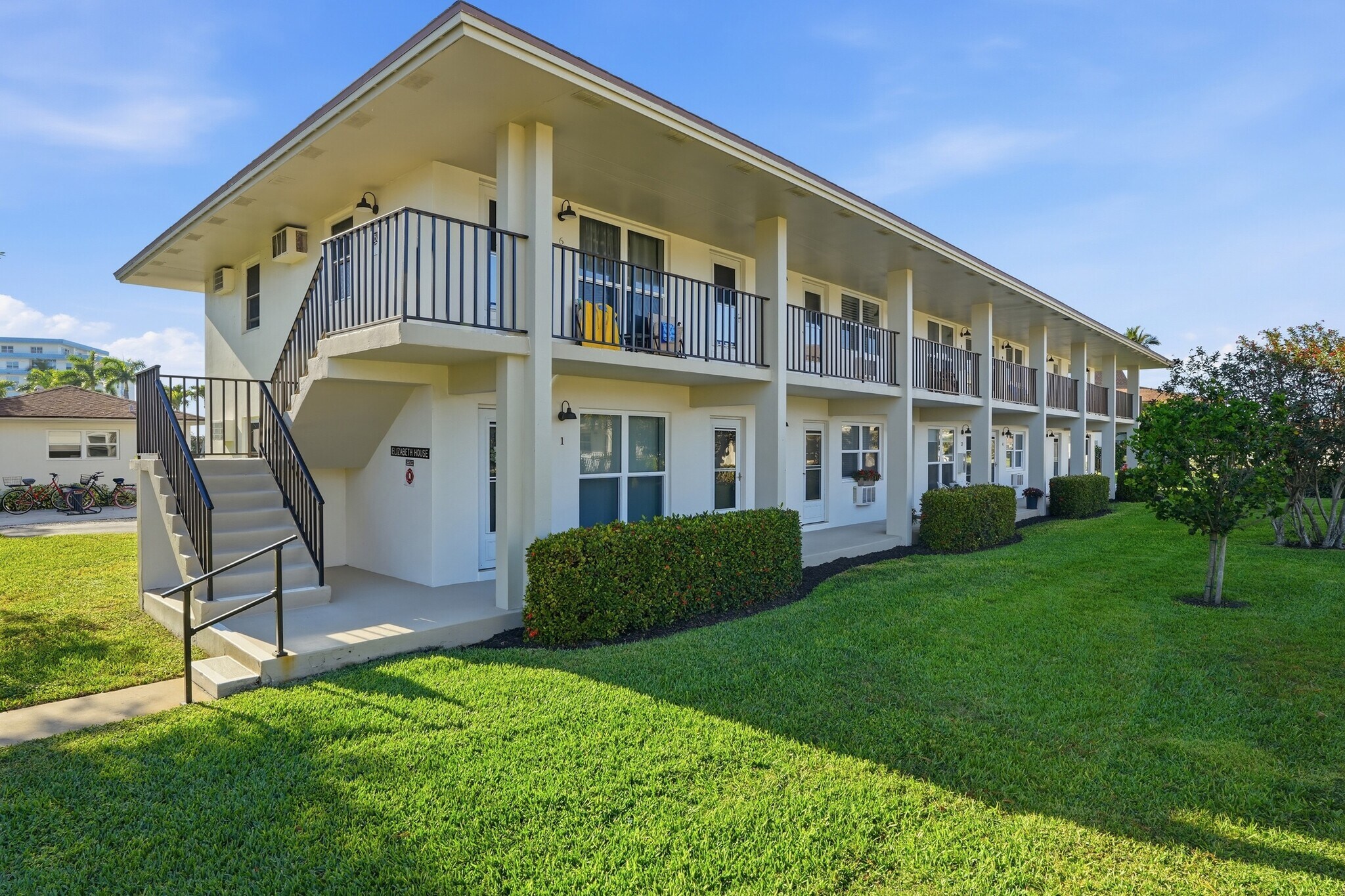 Building Photo - 235 Seaview Ct