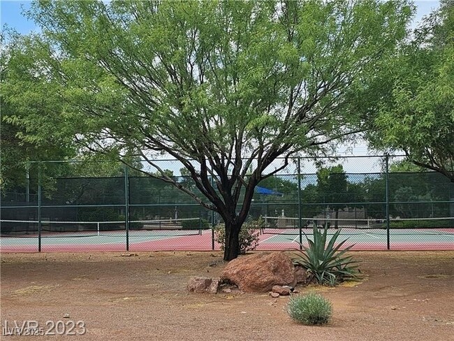 Building Photo - 285 Spring Palms St