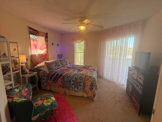 Building Photo - 4807 Via Palm Lakes Via