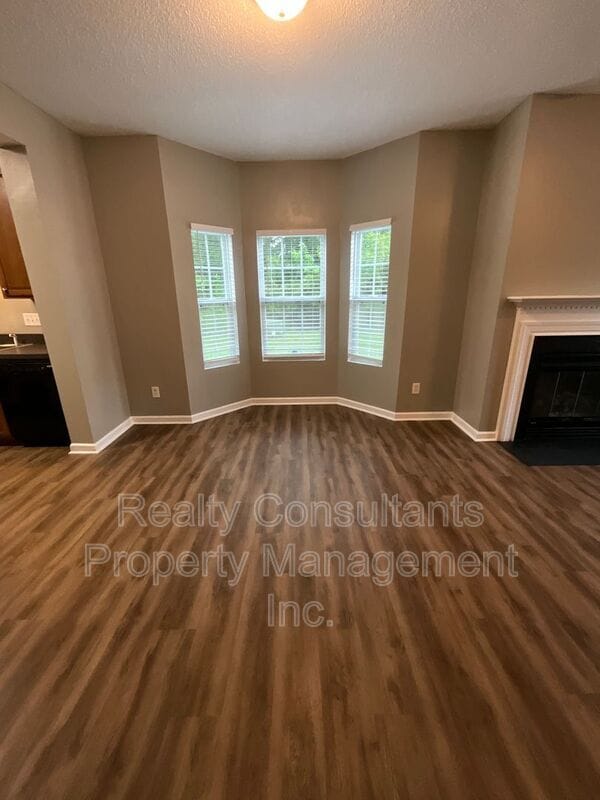 Building Photo - 812 Brittany Way