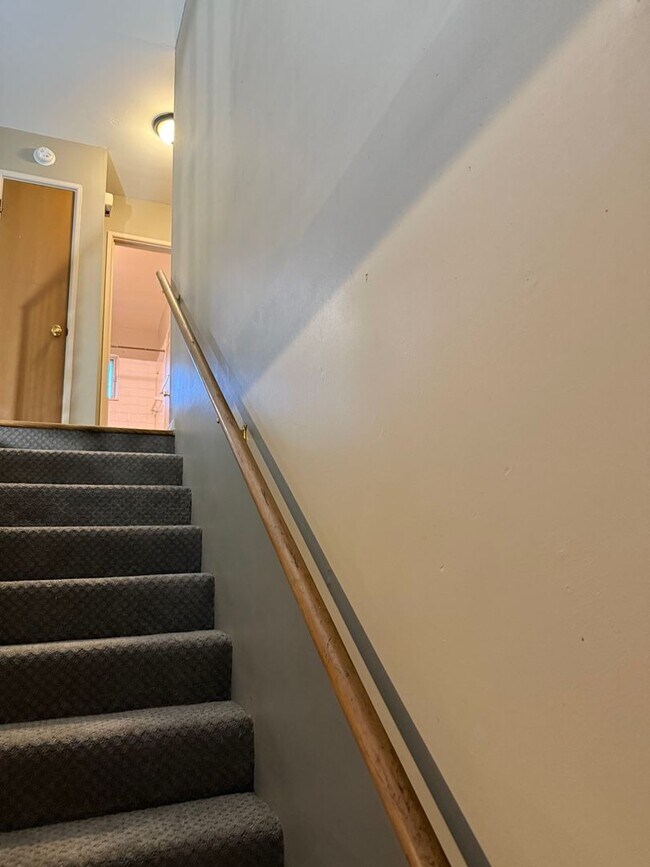 Building Photo - COMING SOON: Stunning 2-Bed/1 Bath Duplex ...