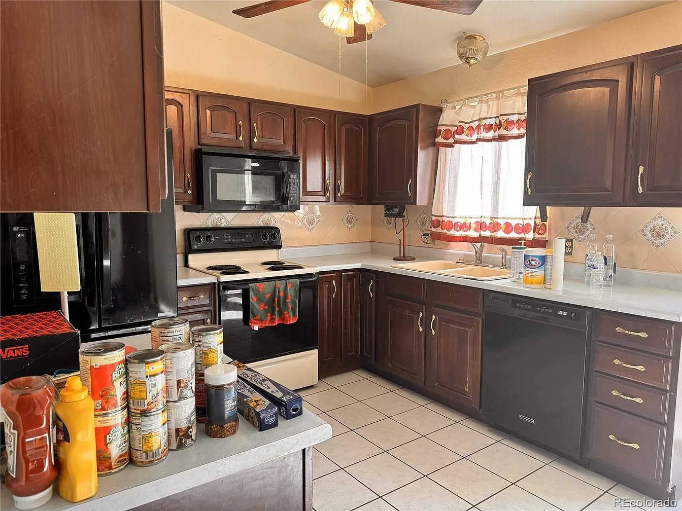 Building Photo - 17496 E Grand Dr