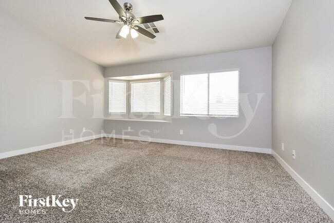 Building Photo - 5312 N Regena Rose St