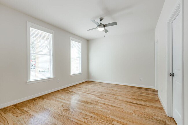 Building Photo - 1101 Oakwood Ave