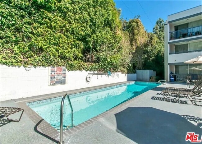 Building Photo - 8535 W Knl Dr