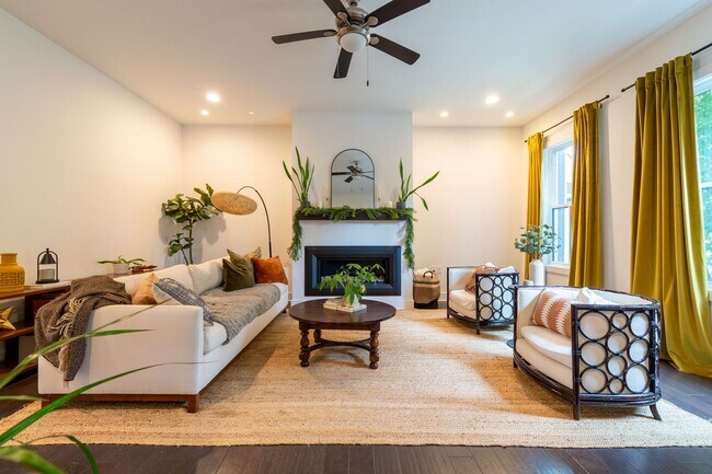 Building Photo - 3 bedroom Beauty in the Heart of Edgewood!