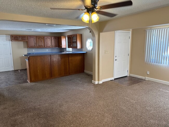 Building Photo - 3 Bedroom 2 Bath in Republic!  $1295