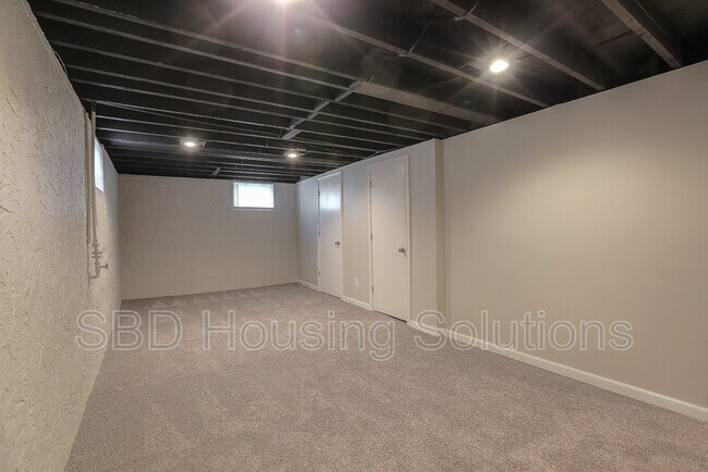 Building Photo - 4504 E 112 Terrace