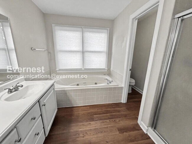 Building Photo - 10401 Bristol Ct