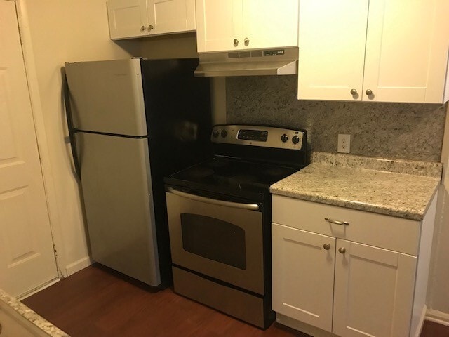 Building Photo - AVAILABLE NOW!! FOR LEASE Beautiful 3-Bedroom House in Grand Blanc