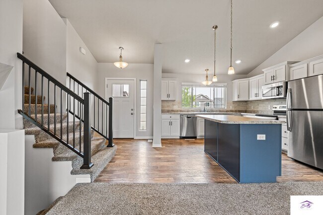 Building Photo - WELCOME HOME!