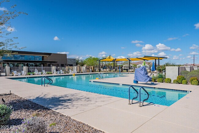 Building Photo - 9910 E Theia Dr