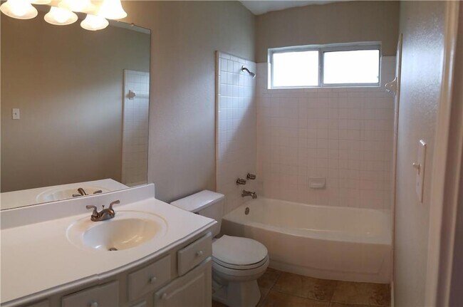Building Photo - 17305 Montana Falls Dr