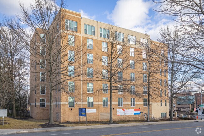 Building Photo - Weinberg House