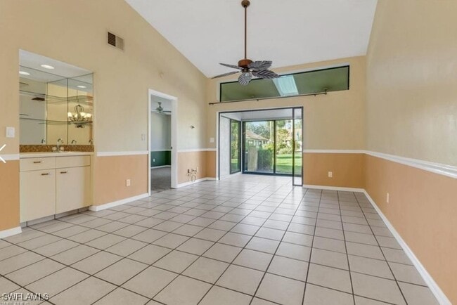 Building Photo - 10772 Regent Cir