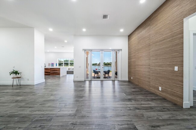 Building Photo - 1250 Placid Ct