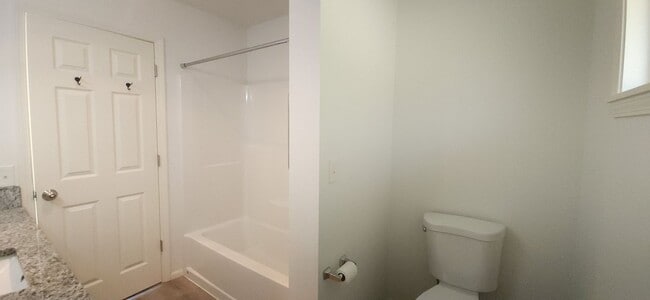 Building Photo - 1410 N Waugh Rd