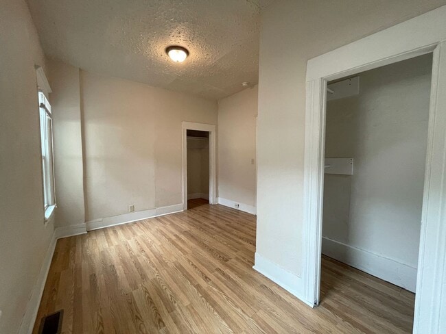 Building Photo - 4003 NE 7th Ave