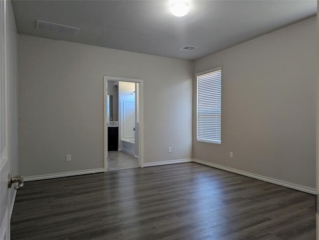 Building Photo - 13733 The Brook Blvd