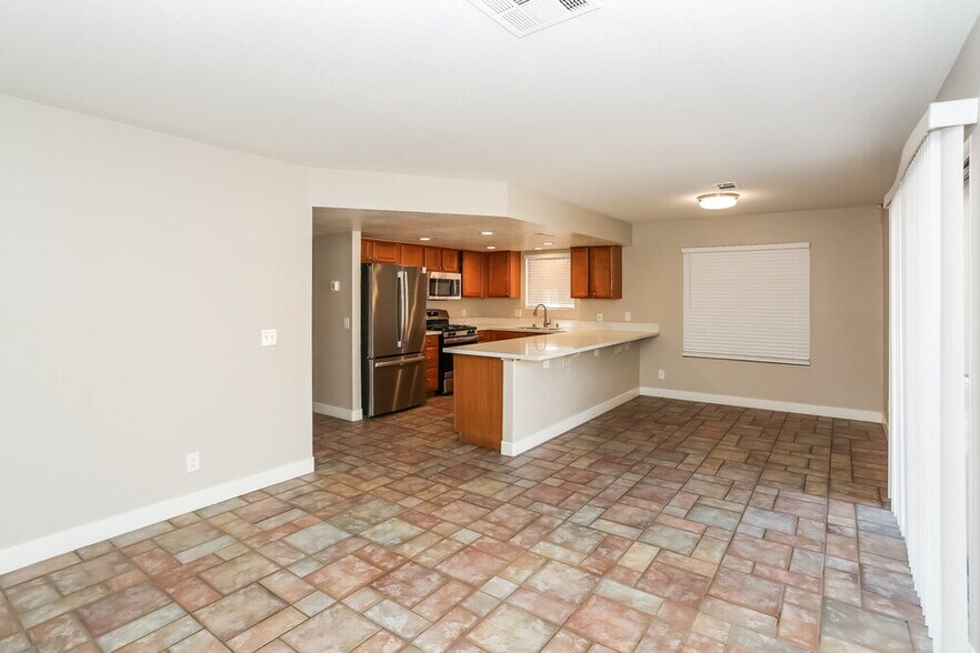 Building Photo - 3313 Salmon Creek Dr