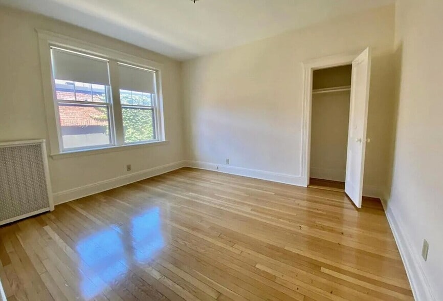 Building Photo - 8 Alton Pl