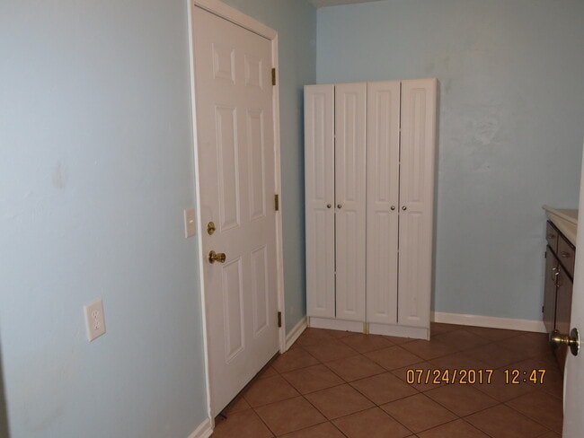 Building Photo - Charming 3 bedroom house for rent August 6, 2026, w/ a garage and privacy fenced back yard for $1...