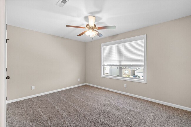 Building Photo - Pet Friendly Four Bedroom!