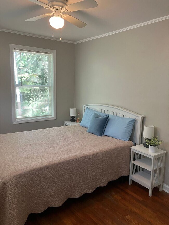 Building Photo - Great Short Term Furnished Rental Opportunity!