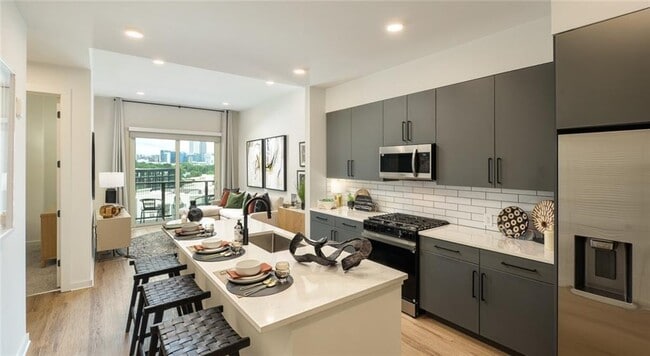 Building Photo - 400 Bishop St NW