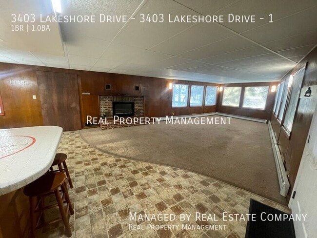 Building Photo - 3403 Lakeshore Dr