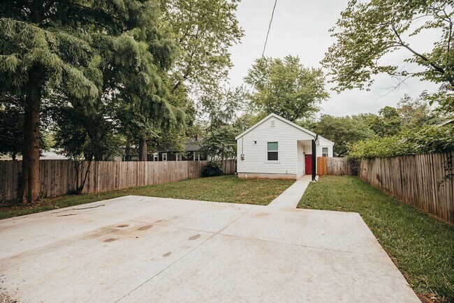 Building Photo - Phelps Grove - Brand NEW to the Market!! 3...