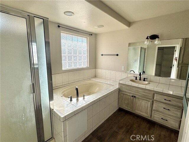 Building Photo - 12900 Briarcliff Dr