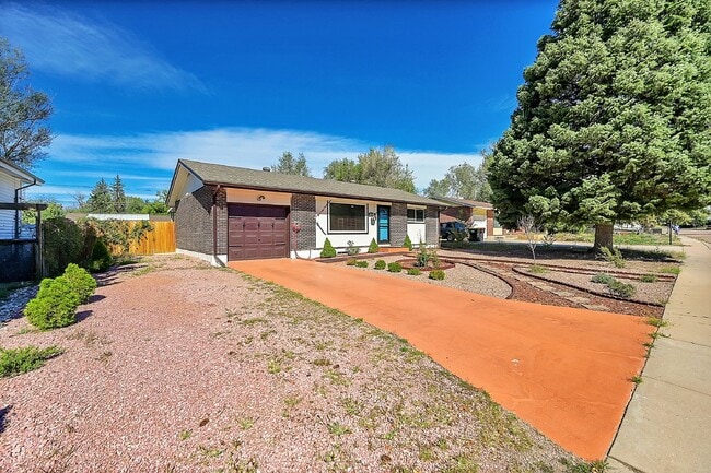 Building Photo - $2,040.95 with $300 off the first month's Rent - 4 Bedrooms, 2 Bathrooms, Single Family Home in C...