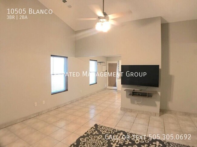 Building Photo - 10505 Blanco-