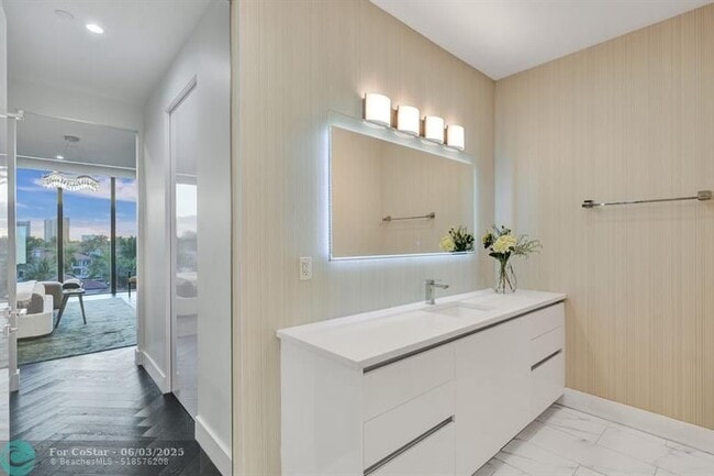 Building Photo - 20 Isle of Venice Dr