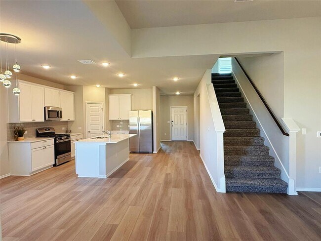 Building Photo - 12200 Dillon Fls Dr