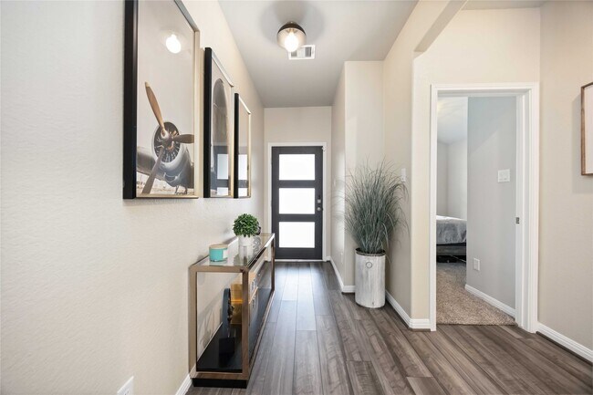 Building Photo - 6910 Lebec Dr