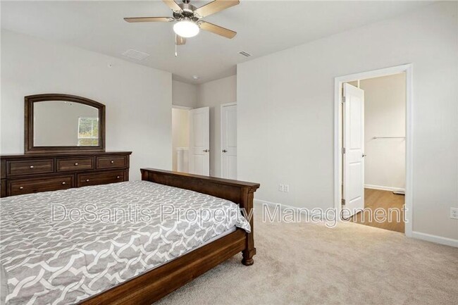 Building Photo - 416 Scharberry Ln