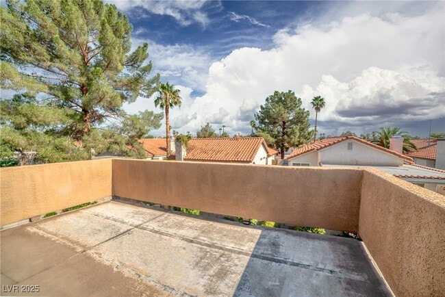 Building Photo - 636 Thornewood Pl