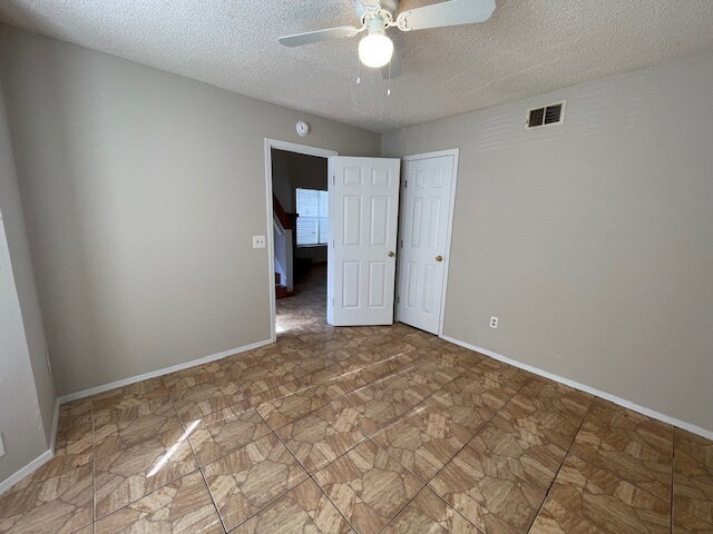 Building Photo - Updated 3BR/2BA Home with Fenced Backyard in Dunn Ave / Highlands Area