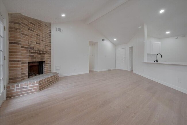 Building Photo - 16250 Rancho Blanco Dr
