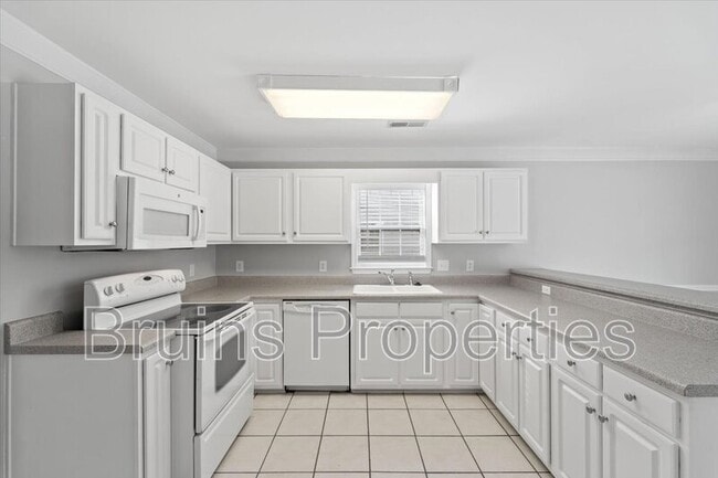 Building Photo - 1520 Birkdale Ct