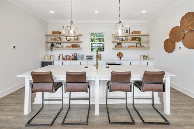 Building Photo - 245 Fox Run Dr