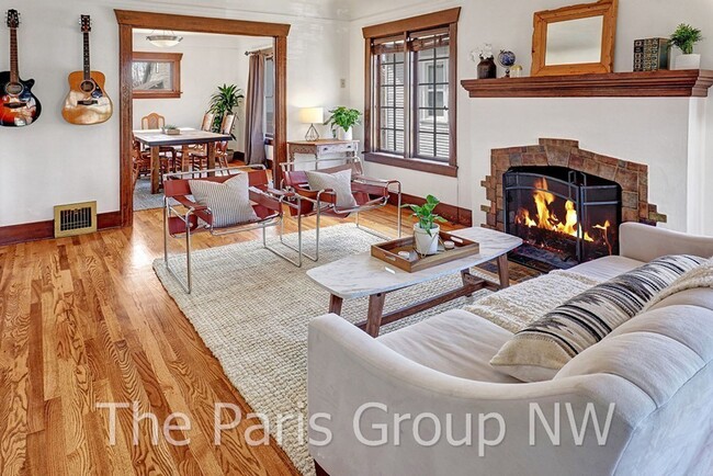 Primary Photo - Craftsman Charm in the Heart of Ballard! *...