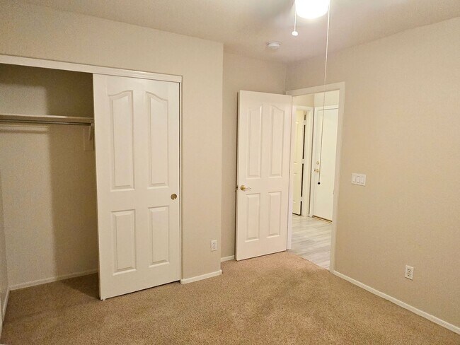 Building Photo - 5-bedroom in the heart of Gilbert