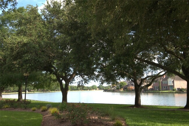 Building Photo - 1839 Lakewinds Dr