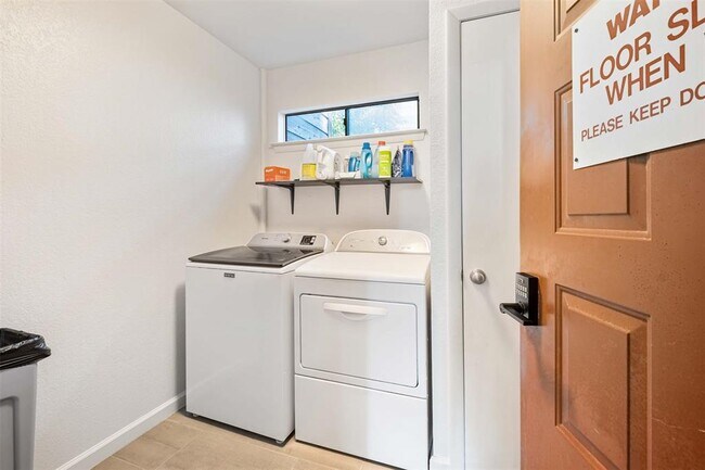 Building Photo - 5602 Woodrow Ave