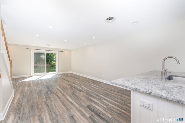 Building Photo - 101 Cedar Hollow Dr